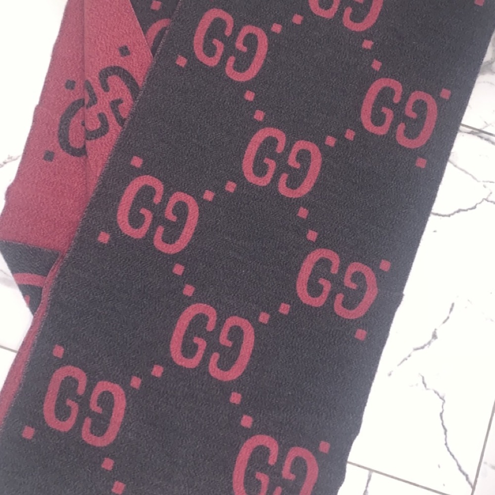 Gucci scarf!